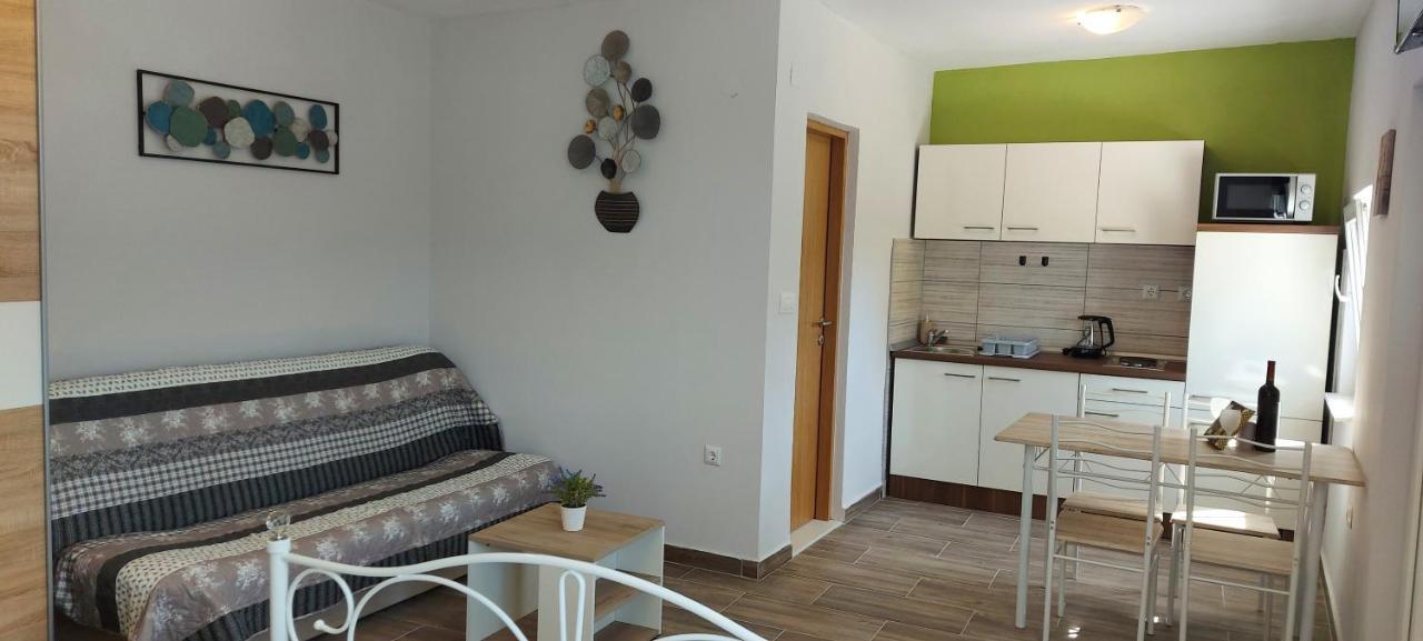 Studio apartman Palmira Ližnjan Exterior foto