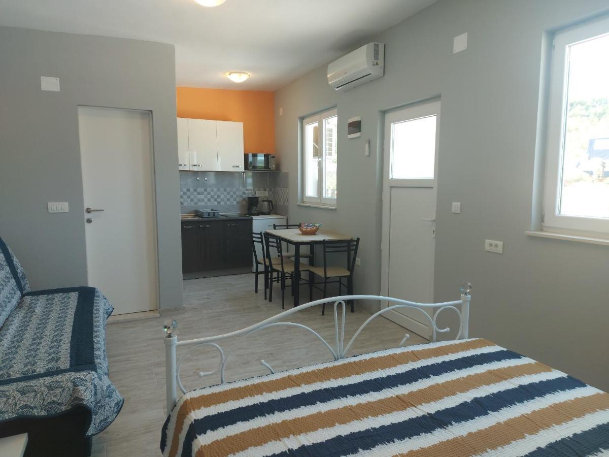 Studio apartman Palmira Ližnjan Exterior foto