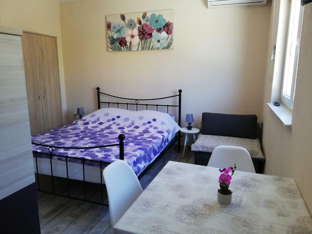 Studio apartman Palmira Ližnjan Exterior foto